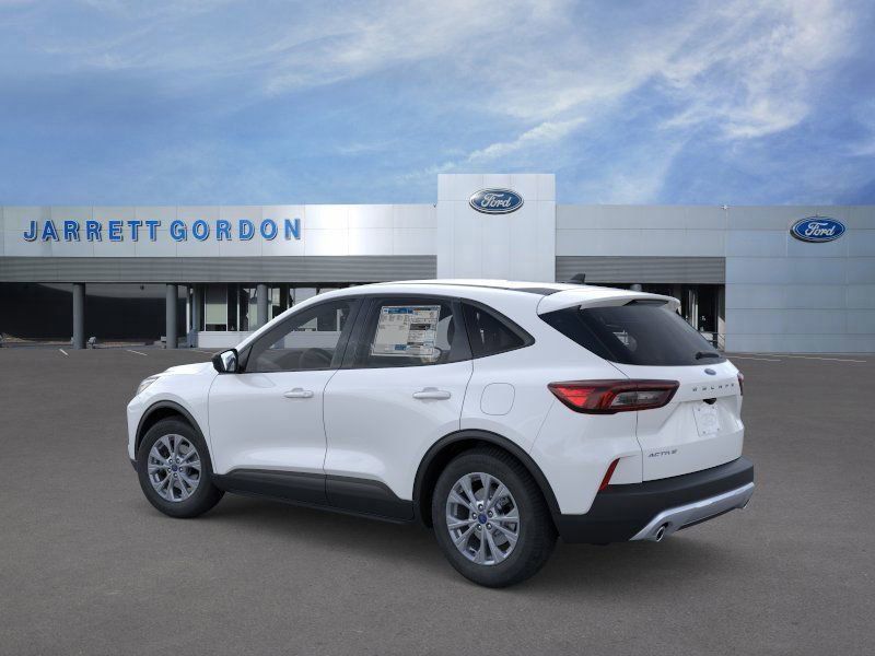 Ford Escape - Thumbnail 4