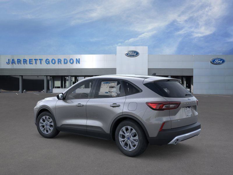 Ford Escape - Thumbnail 4