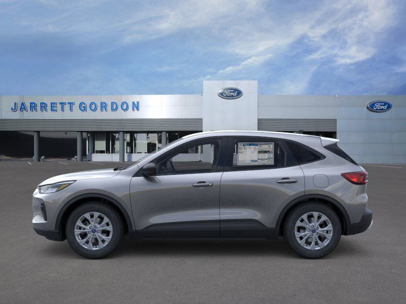 Ford Escape - Thumbnail 3