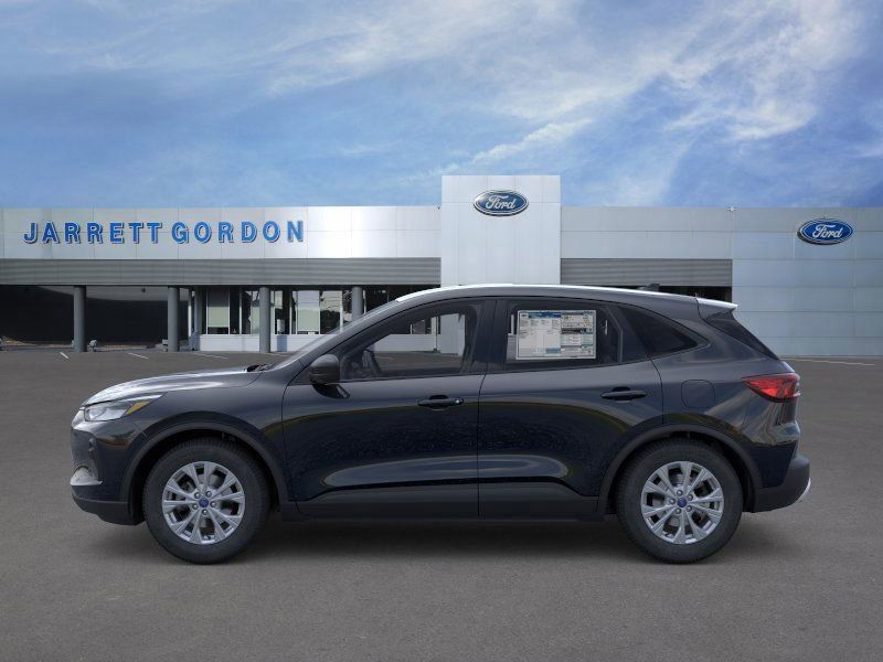 Ford Escape - Thumbnail 3