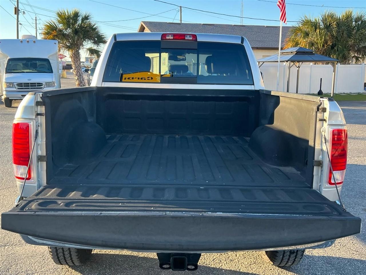 Ram 2500Laramie Crew Cab Swb 4Wd - Thumbnail 5