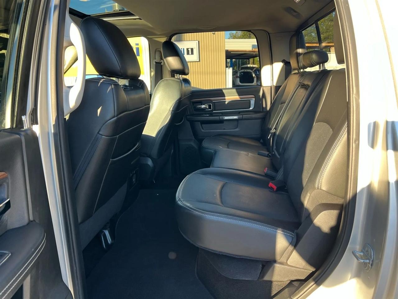 Ram 2500Laramie Crew Cab Swb 4Wd - Thumbnail 12