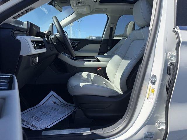 Lincoln Aviator Premiere - Thumbnail 18