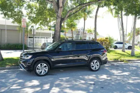 Volkswagen Atlas Se W/Tech Pkg Sport Utility 4D - Thumbnail 3