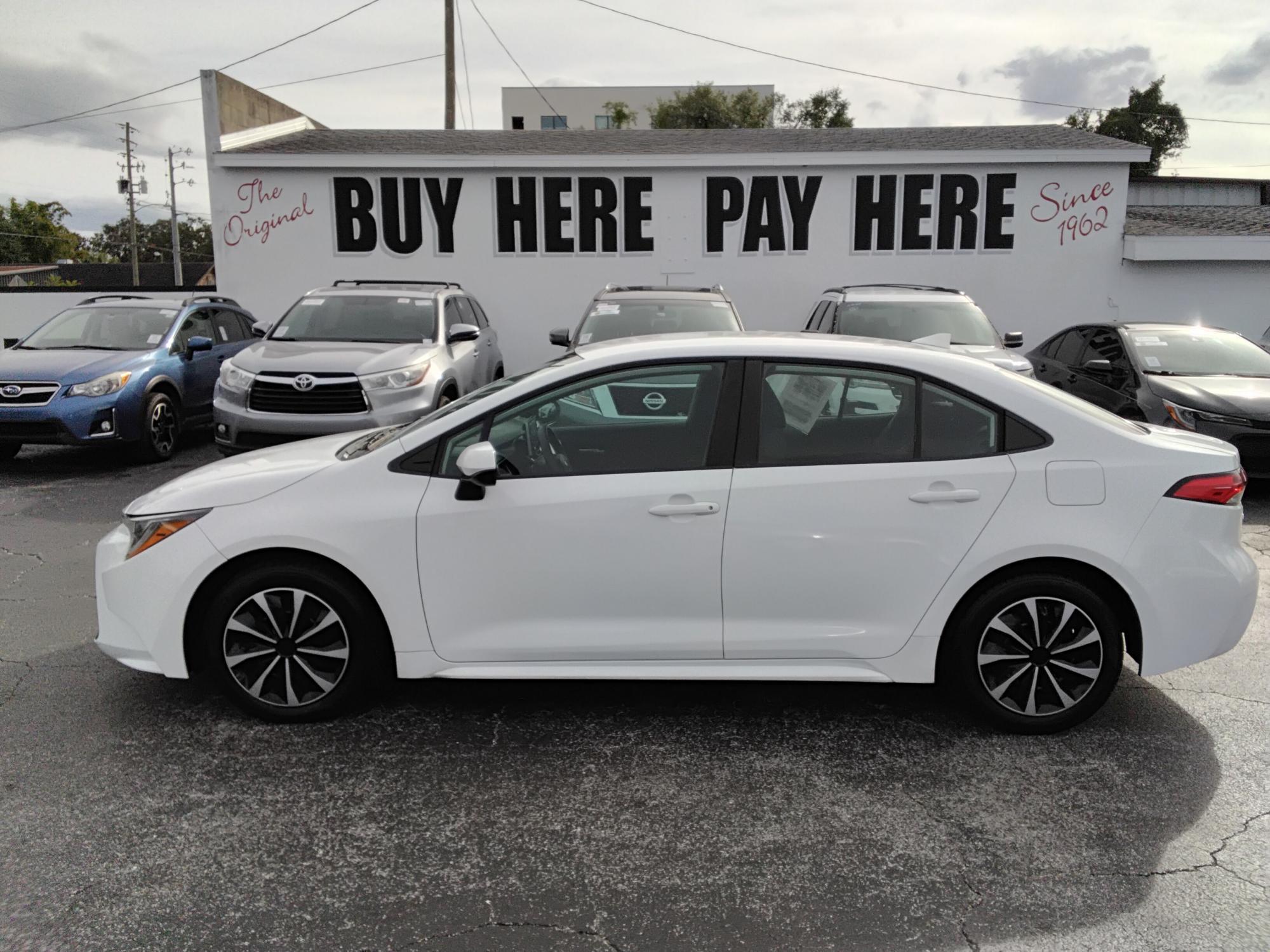 Toyota Corolla Le - View 1