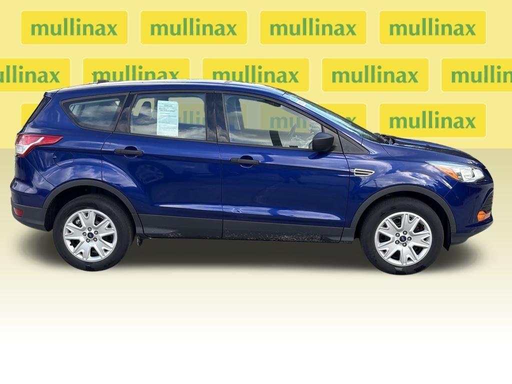 Ford Escape S - Thumbnail 3