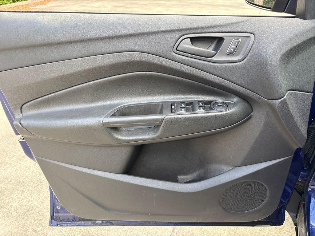 Ford Escape S - Thumbnail 17