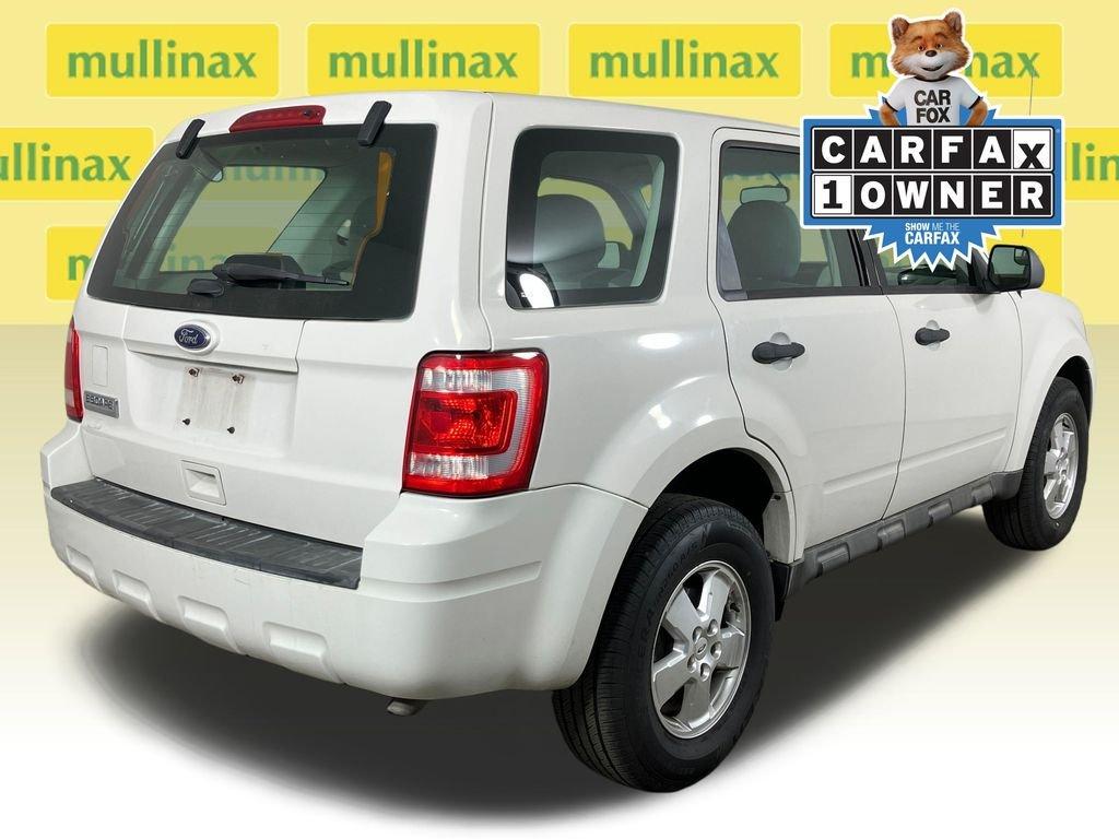 Ford Escape Xls - Thumbnail 5