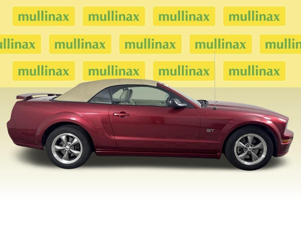 Ford Mustang Gt Premium - Thumbnail 3