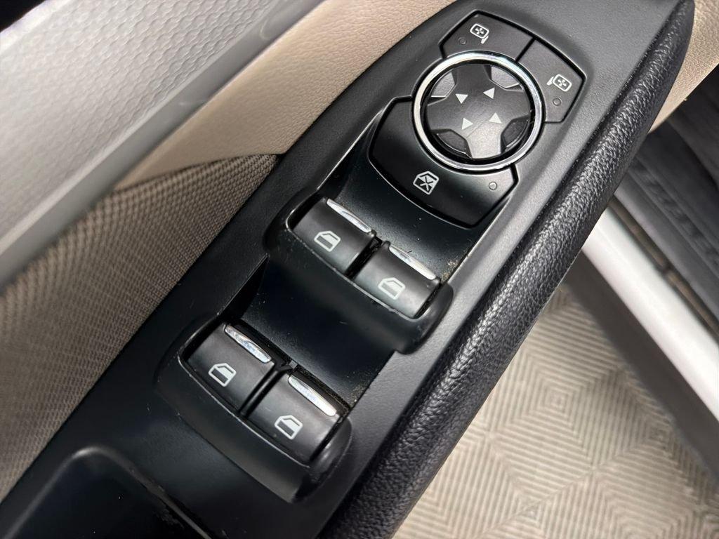 Ford Explorer Base - Thumbnail 18