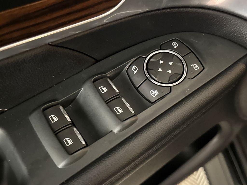 Ford Explorer Limited - Thumbnail 17