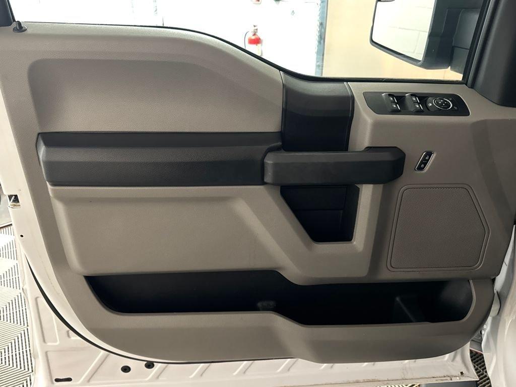 Ford F-150 Xl - Thumbnail 16