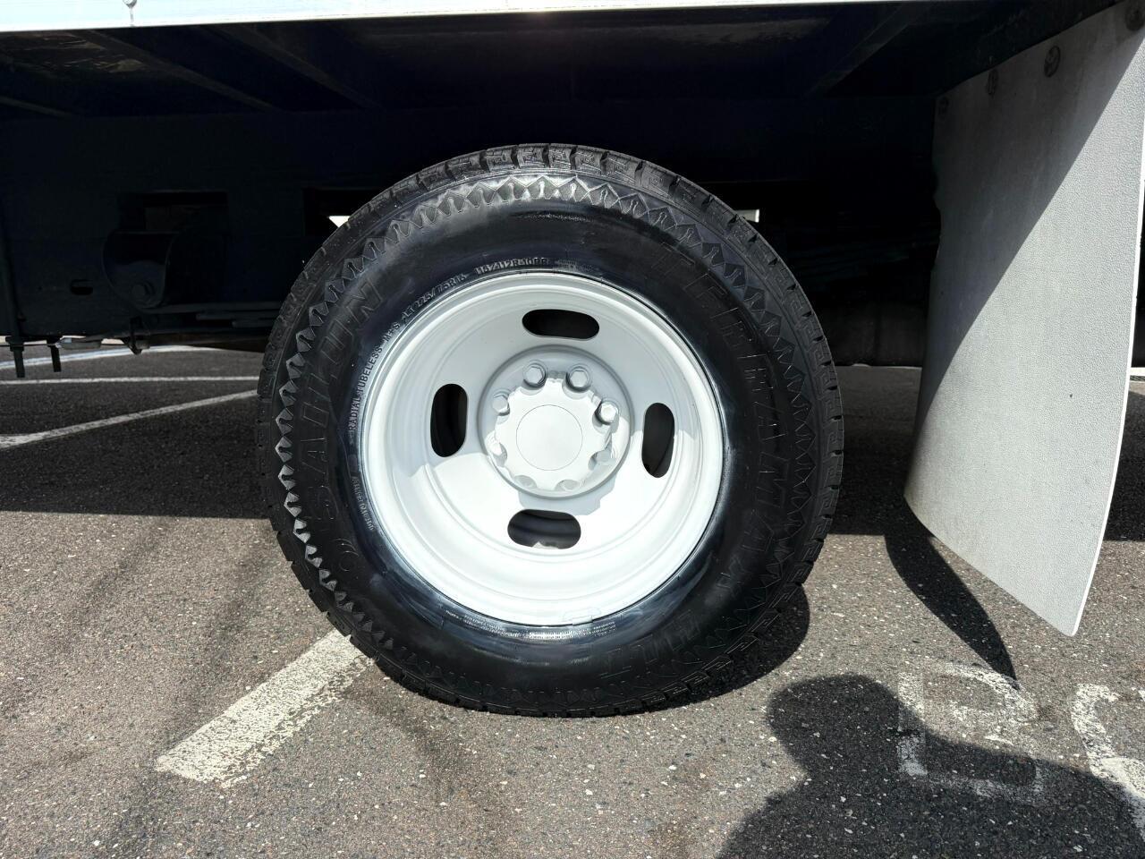 Chevrolet Express Commercial Cutaway - Thumbnail 6