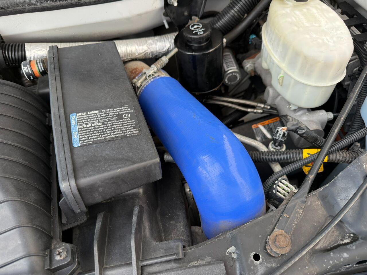 Chevrolet Express Commercial Cutaway - Thumbnail 17