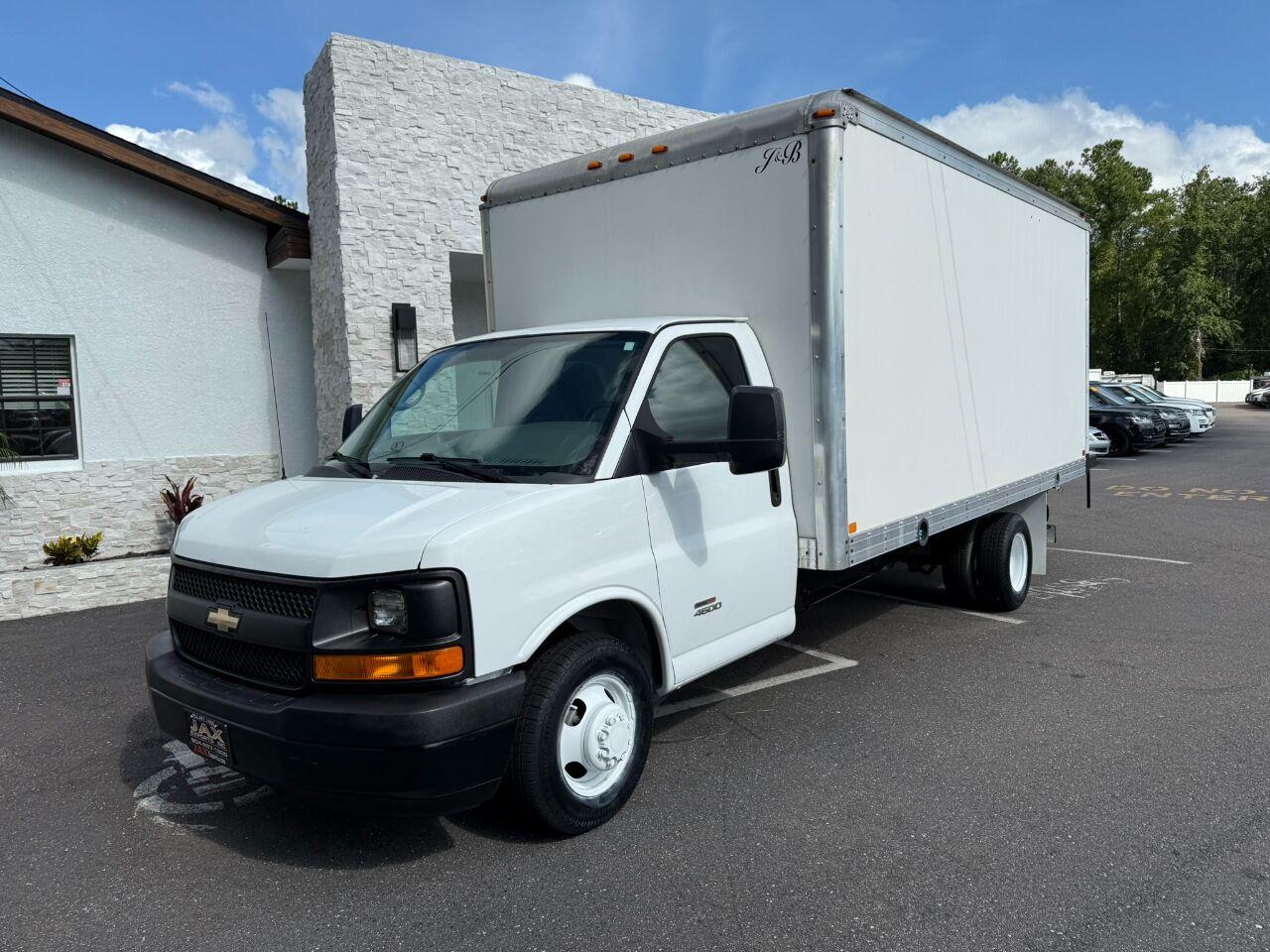 Chevrolet Express Commercial Cutaway - Thumbnail 7