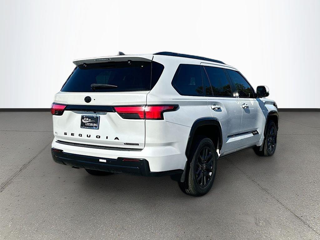 Toyota Sequoia Platinum - Thumbnail 8