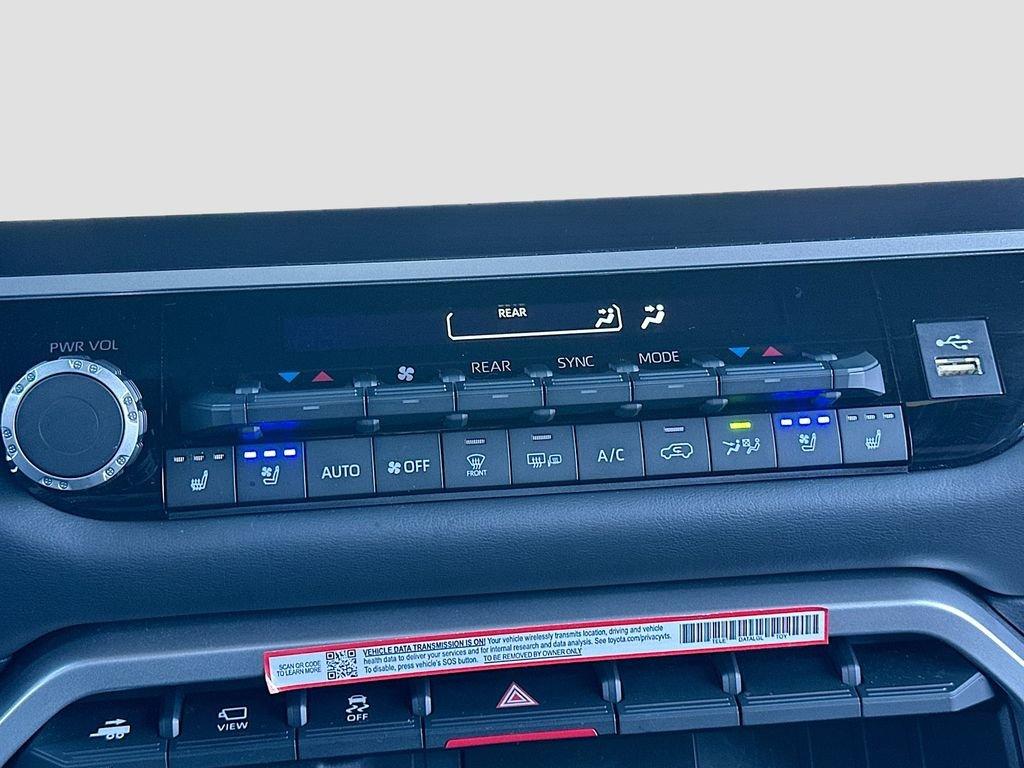 Toyota Sequoia Platinum - Thumbnail 17