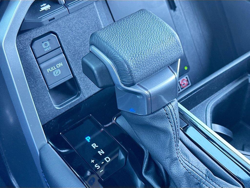 Toyota Sequoia Platinum - Thumbnail 18