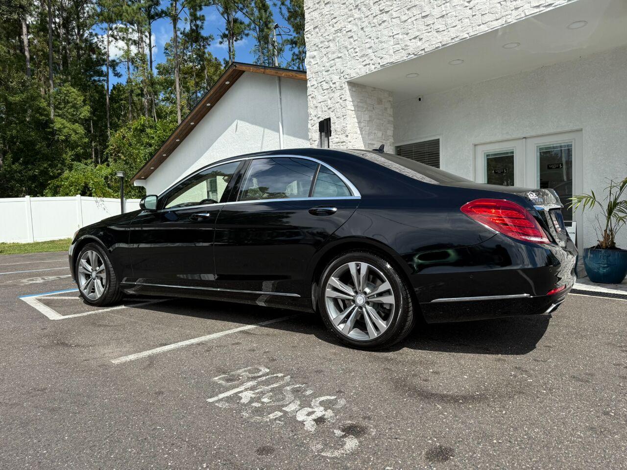 Mercedes-Benz S-Class - Thumbnail 3