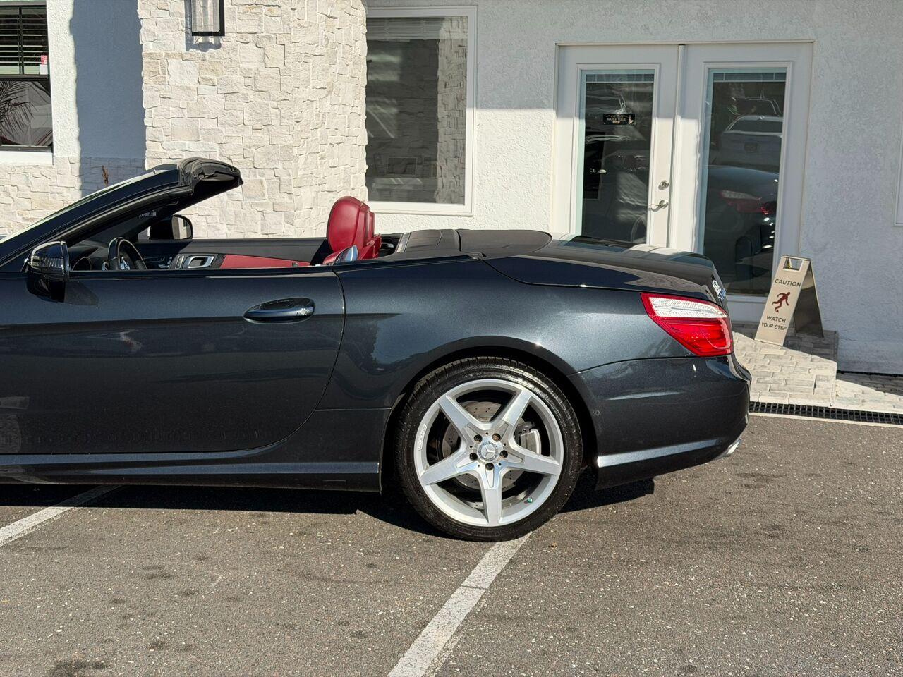 Mercedes-Benz SL-Class - Thumbnail 11