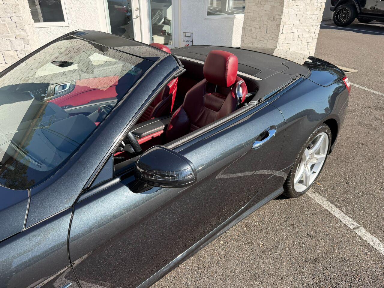 Mercedes-Benz SL-Class - Thumbnail 10