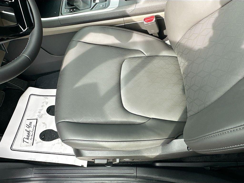 Kia Carnival Mpv Lxs - Thumbnail 16