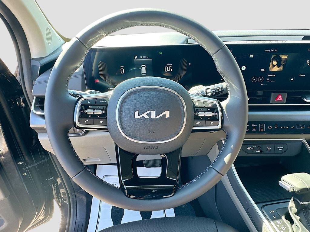 Kia Carnival Mpv Lxs - Thumbnail 12