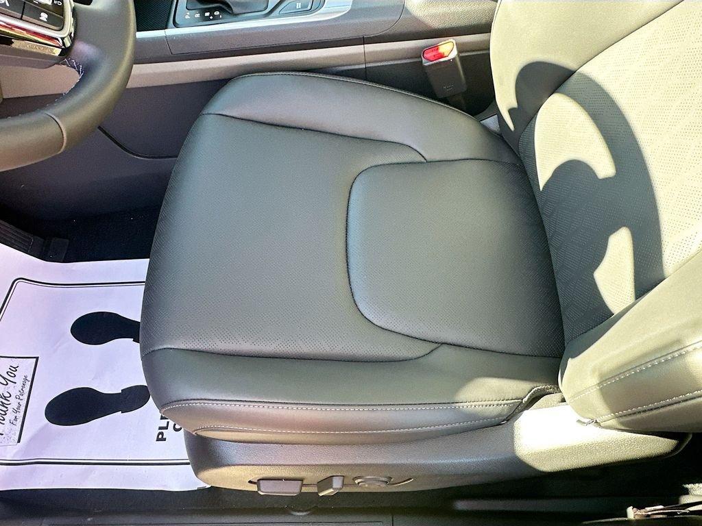 Kia Carnival Mpv Lxs - Thumbnail 20