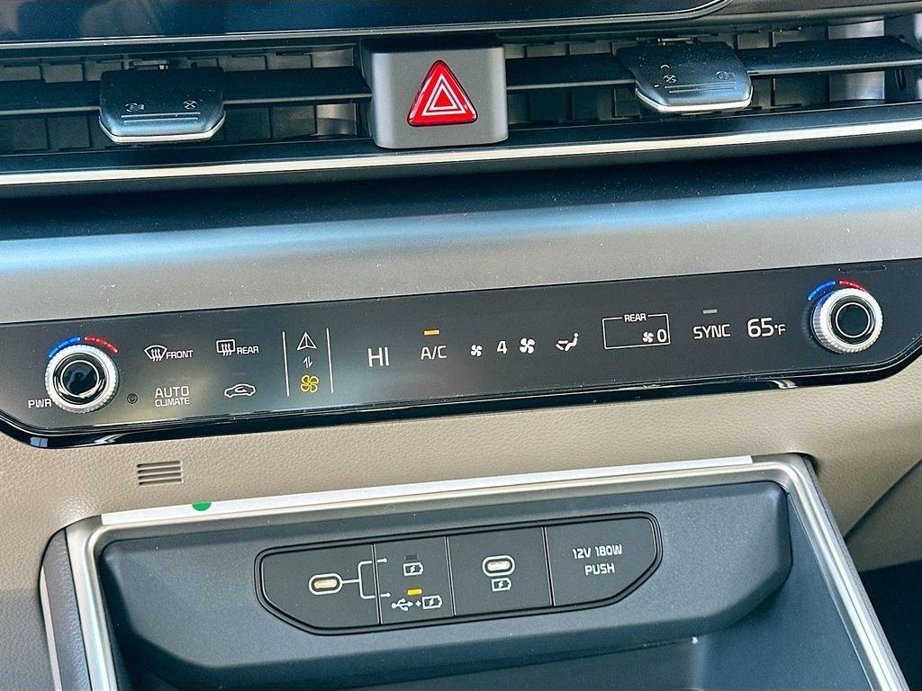 Kia Carnival Mpv Lxs - Thumbnail 17