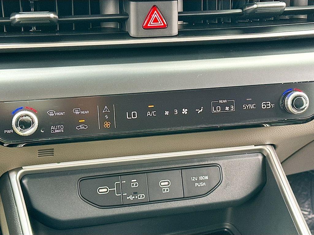 Kia Carnival Mpv Lxs - Thumbnail 17