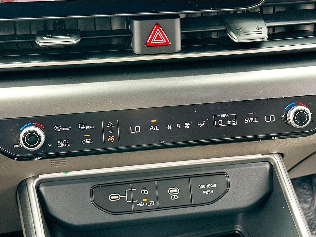 Kia Carnival Mpv Lxs - Thumbnail 17