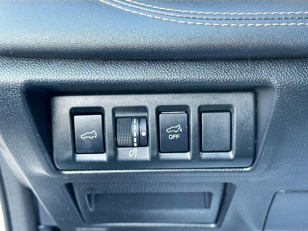 Subaru Outback Limited - Thumbnail 11