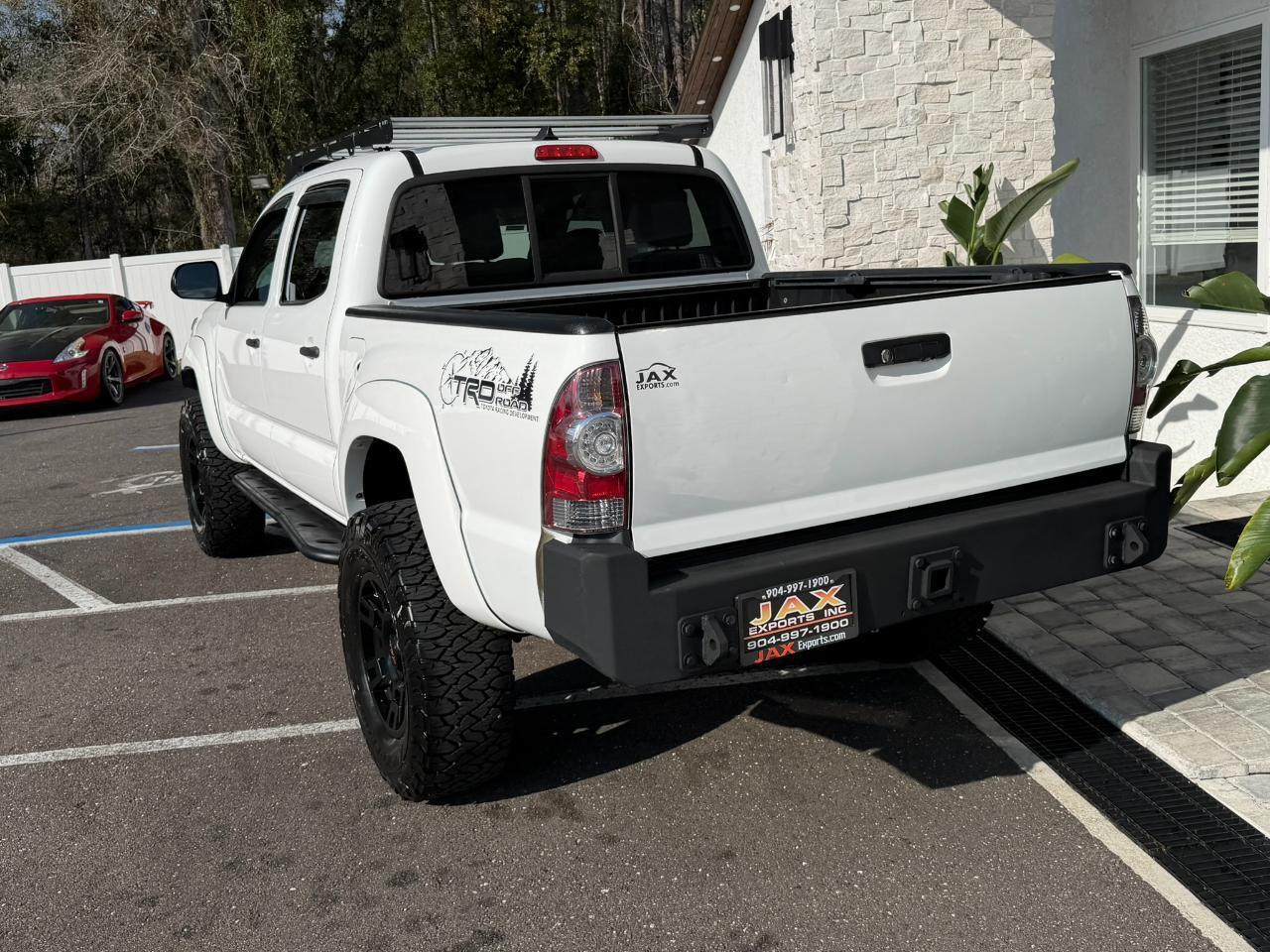 Toyota Tacoma - Thumbnail 16