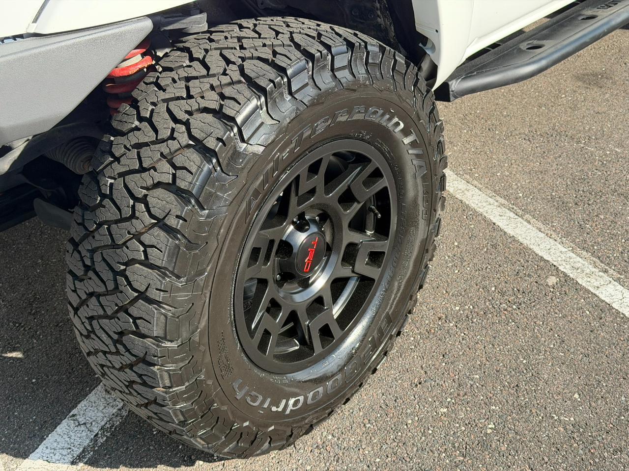 Toyota Tacoma - Thumbnail 11