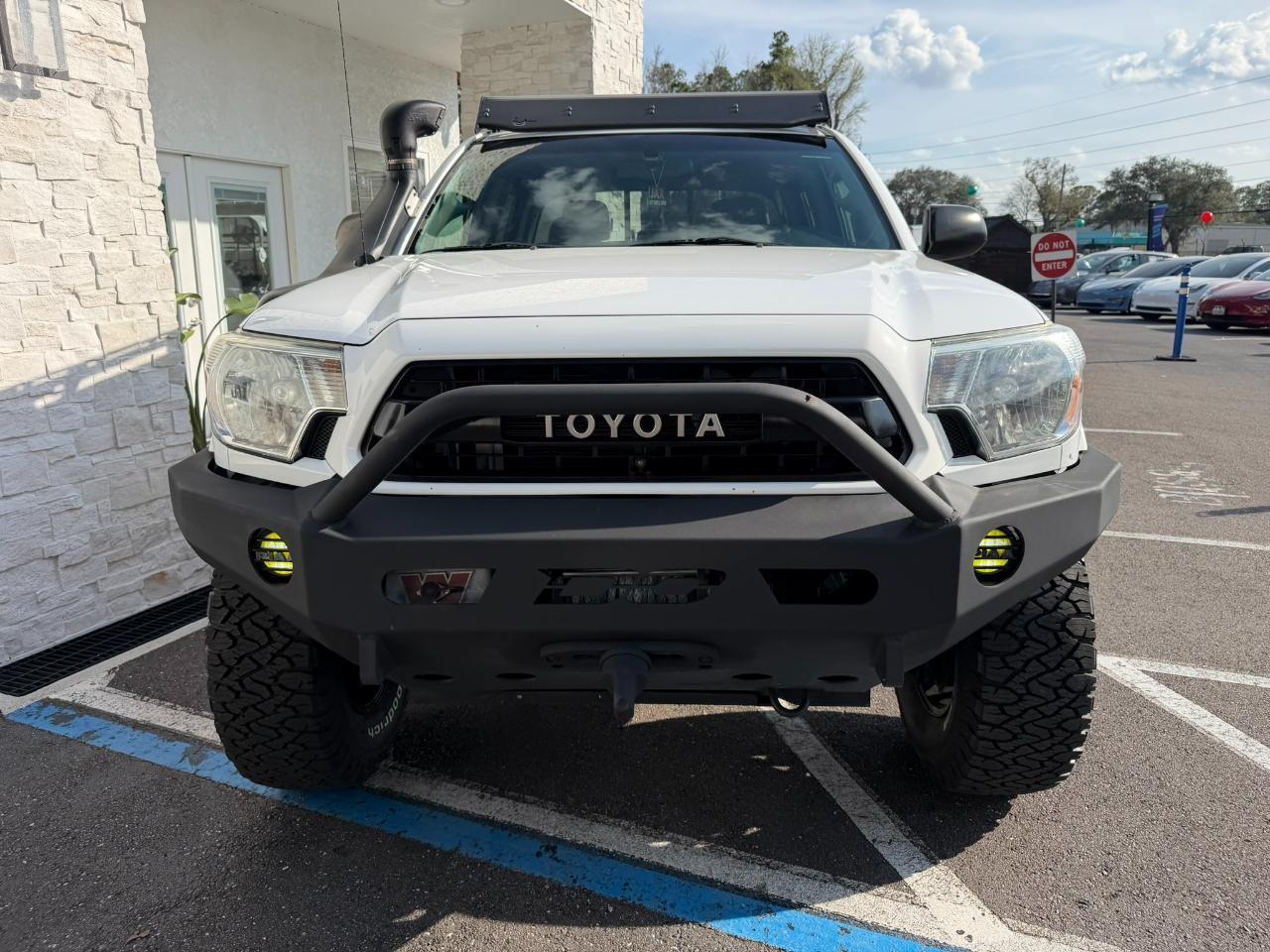 Toyota Tacoma - Thumbnail 4