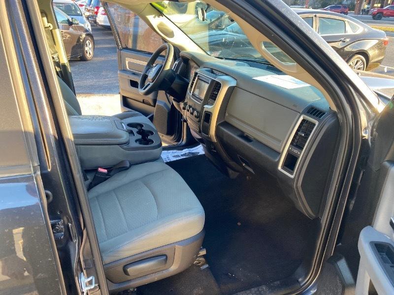 Ram 1500Slt Quad Cab 2Wd - Thumbnail 9