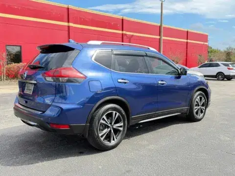 Nissan Rogue Sv - Thumbnail 4