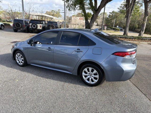 Toyota Corolla Le - Thumbnail 4