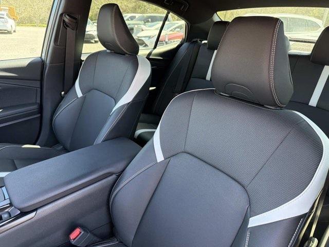 Toyota Camry Se - Thumbnail 11