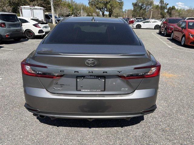 Toyota Camry Se - Thumbnail 3