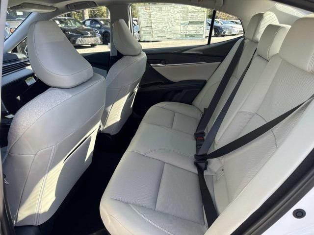 Toyota Camry Xle - Thumbnail 14