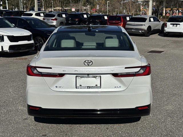 Toyota Camry Xle - Thumbnail 3