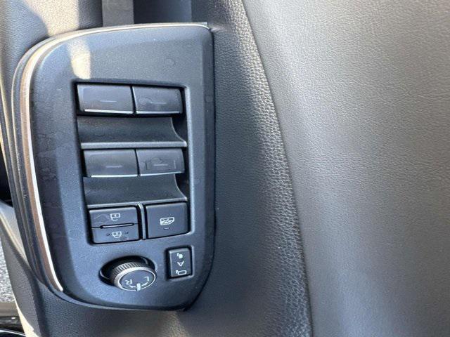 Toyota Toyota Crown Ltd Sedan - Thumbnail 8