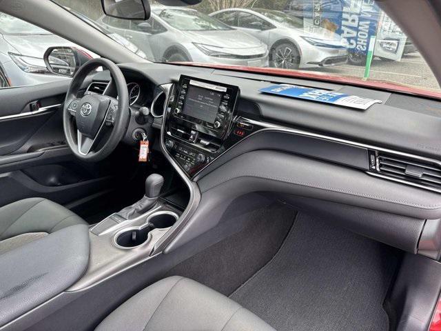 Toyota Camry Le Sedan - Thumbnail 18