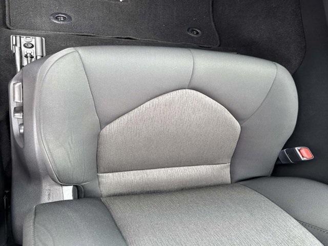 Toyota Camry Le Sedan - Thumbnail 9