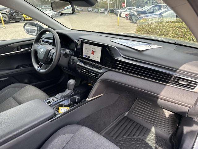Toyota Camry Le - Thumbnail 17