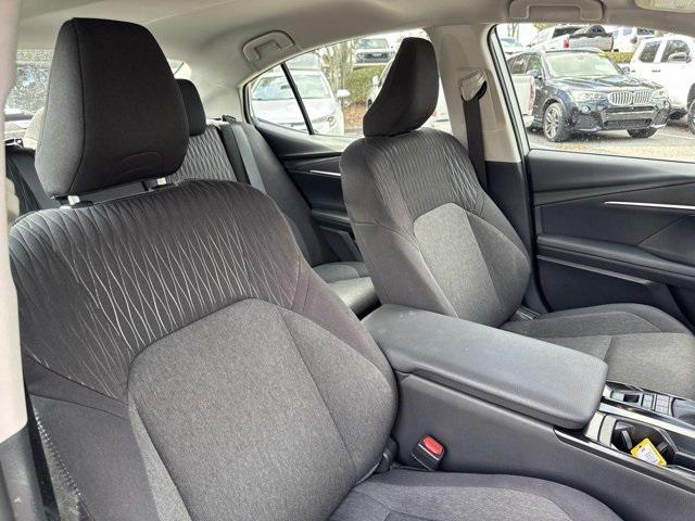 Toyota Camry Le - Thumbnail 16