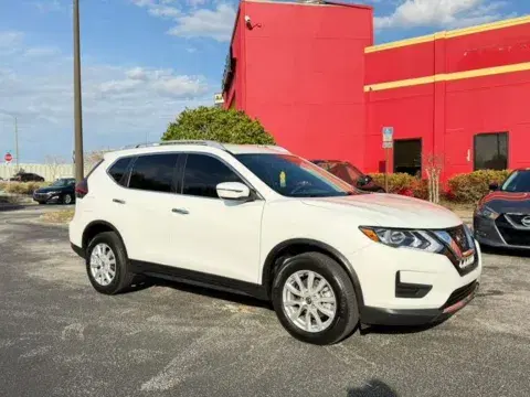 Nissan Rogue Sv - Thumbnail 3