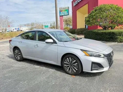 Nissan Altima 2.5 Sv - Thumbnail 3