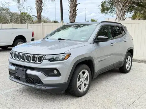 Jeep Compass Latitude - Thumbnail 5